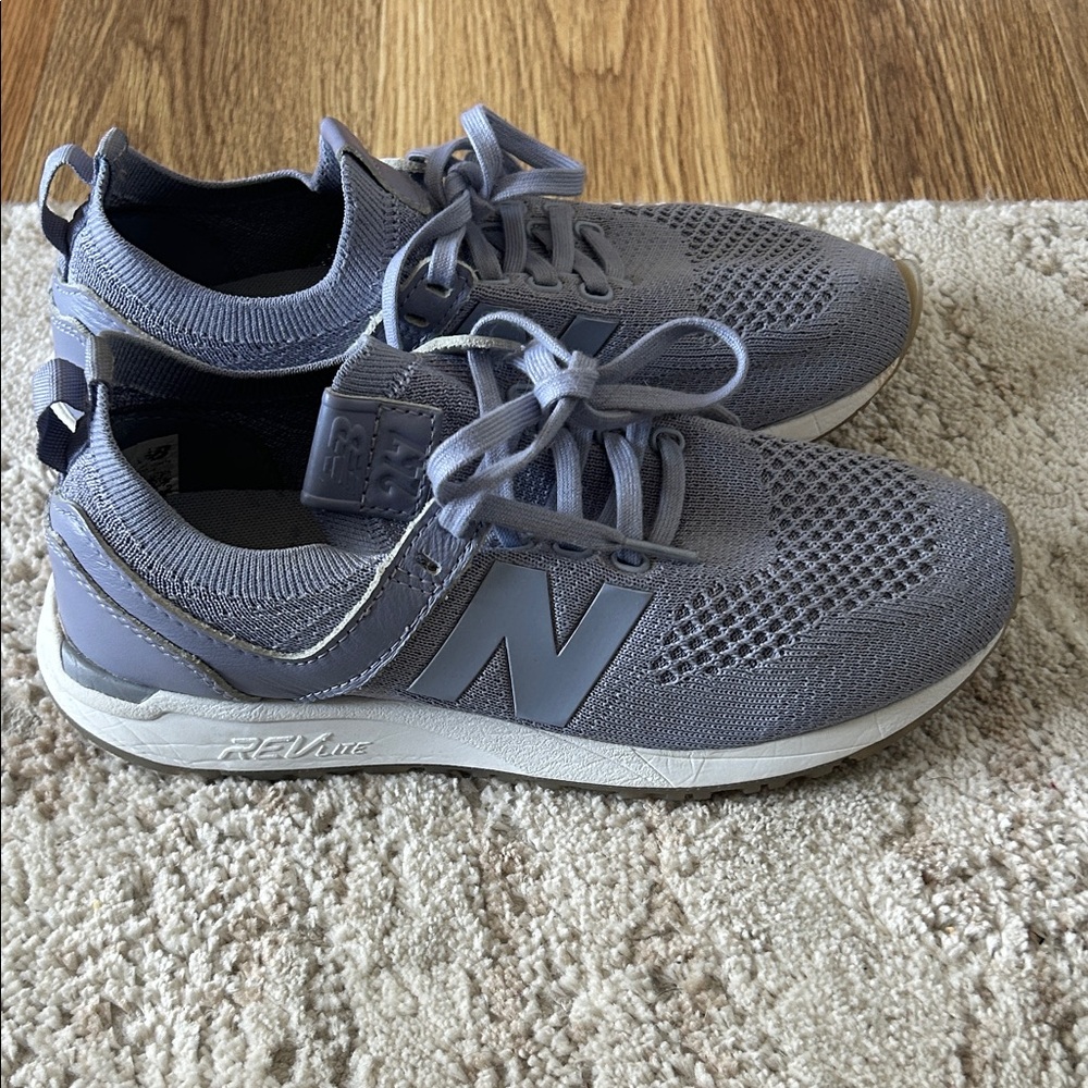 New Balance women lavender Sneakers